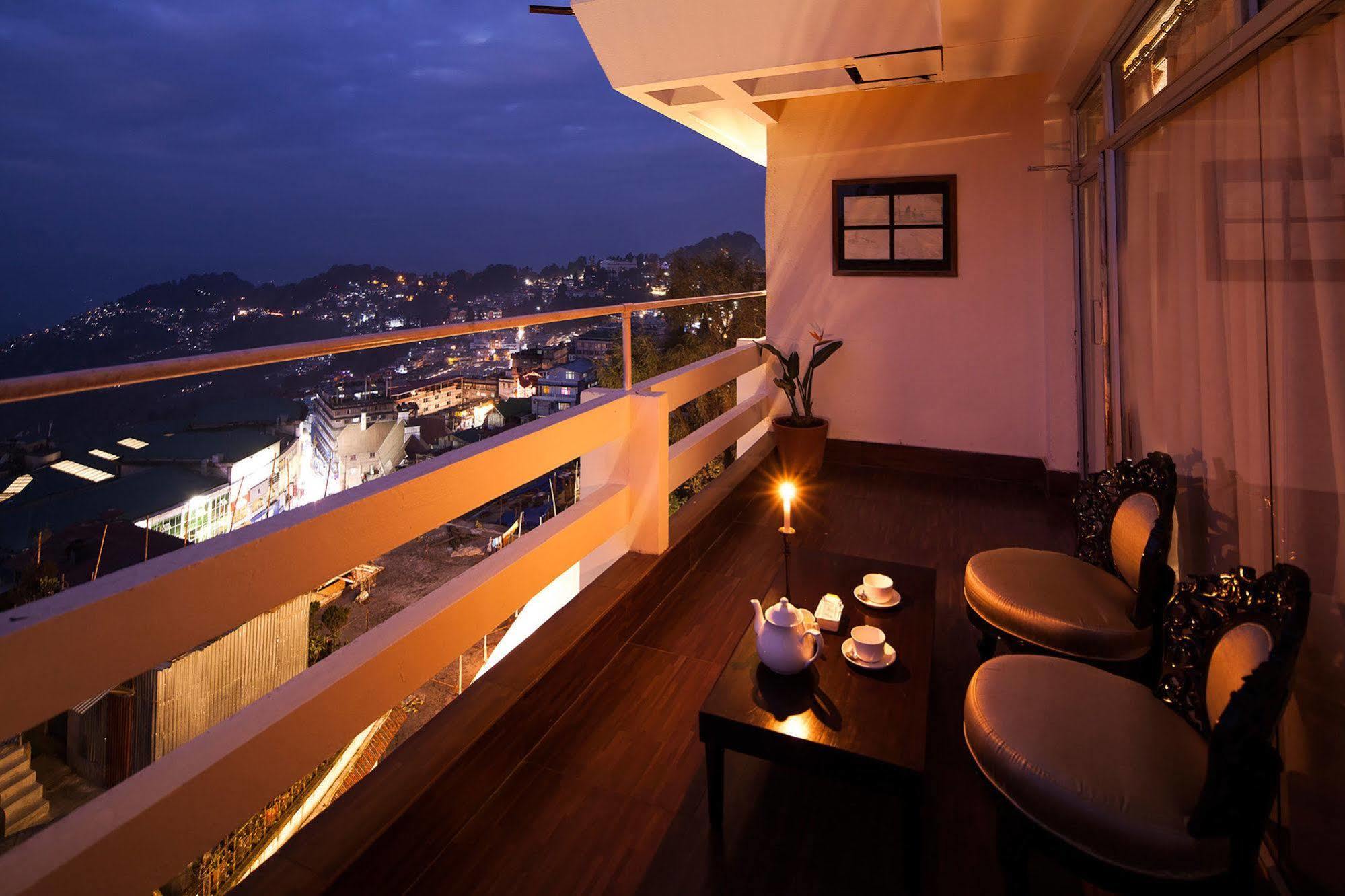Sinclairs Darjeeling Hotel Дарджилинг Екстериор снимка